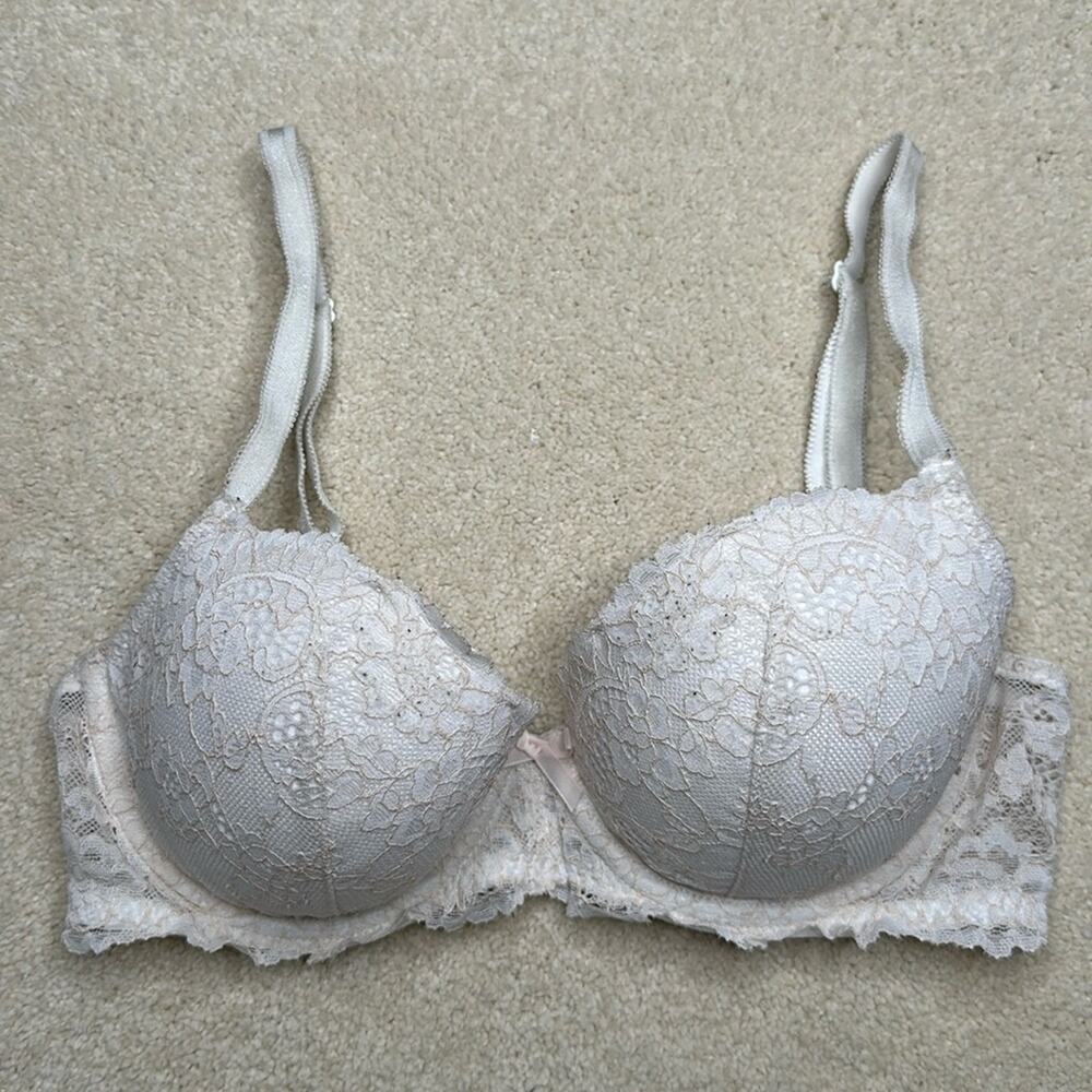 Victoria’s Secret: White Lace Dream Angels Lined Demi Bra